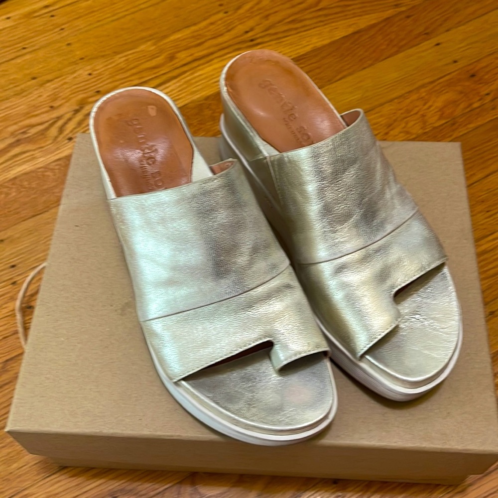 Kenneth Cole Old Soul 8